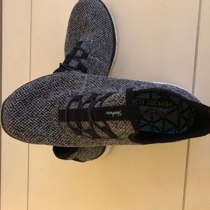 Sketchers shoes